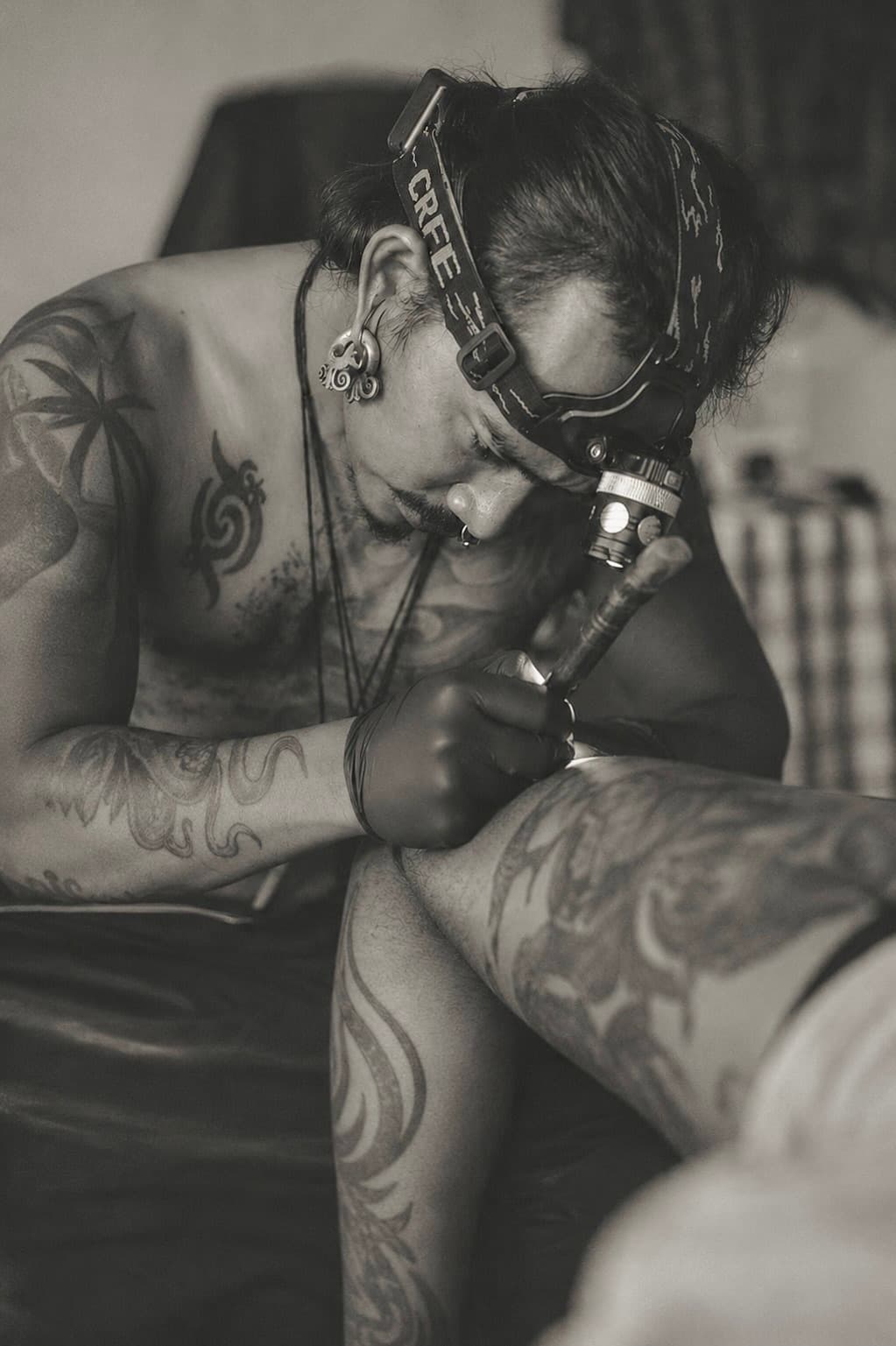 The Art of the Human Touch: Why Handpoke is the Choice for Elite Collectors